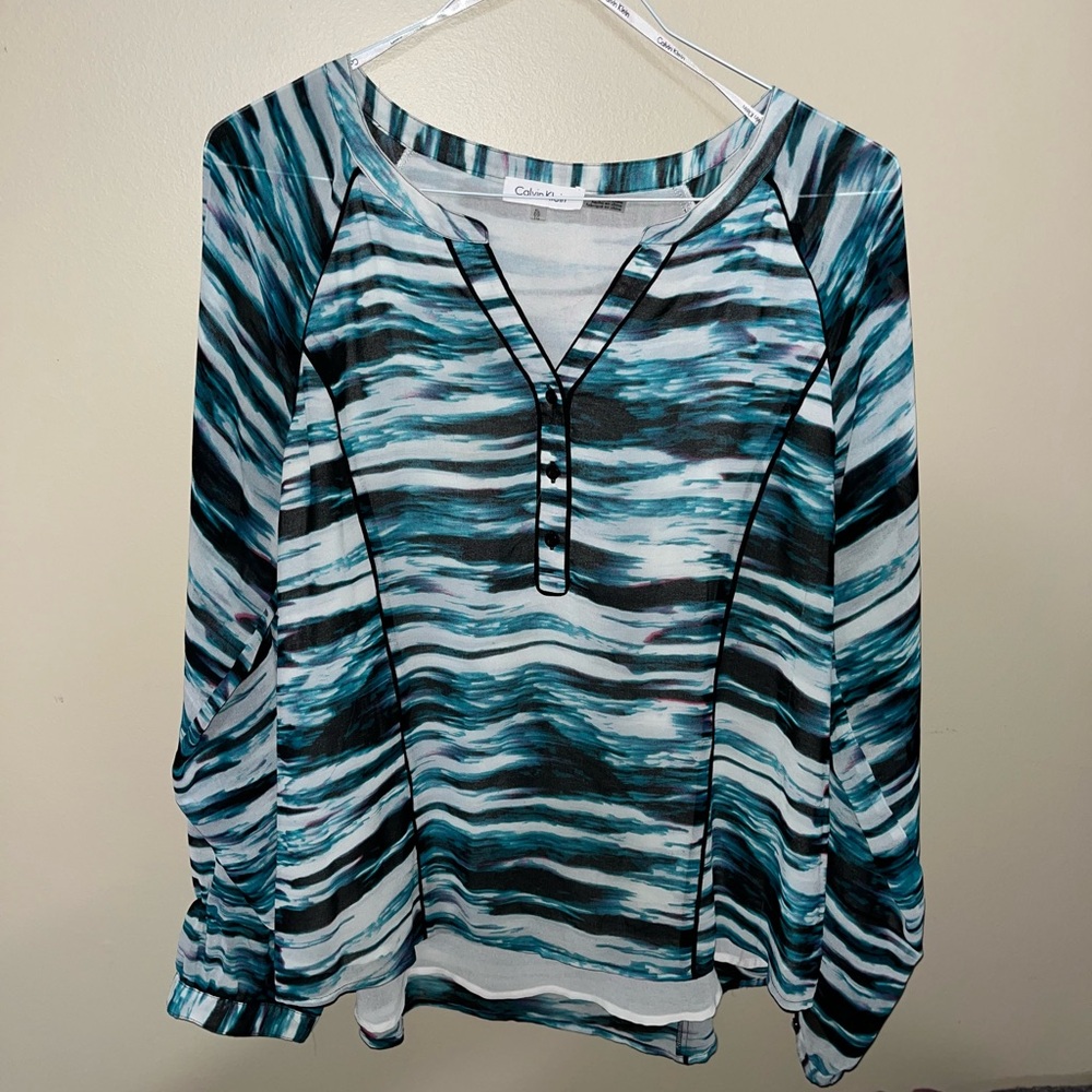Calvin Klein Women's Blue Patterned Top